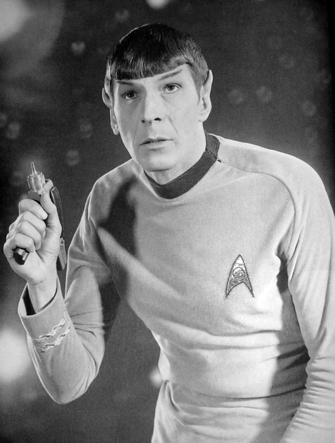 Leonard Nimoy como Spock